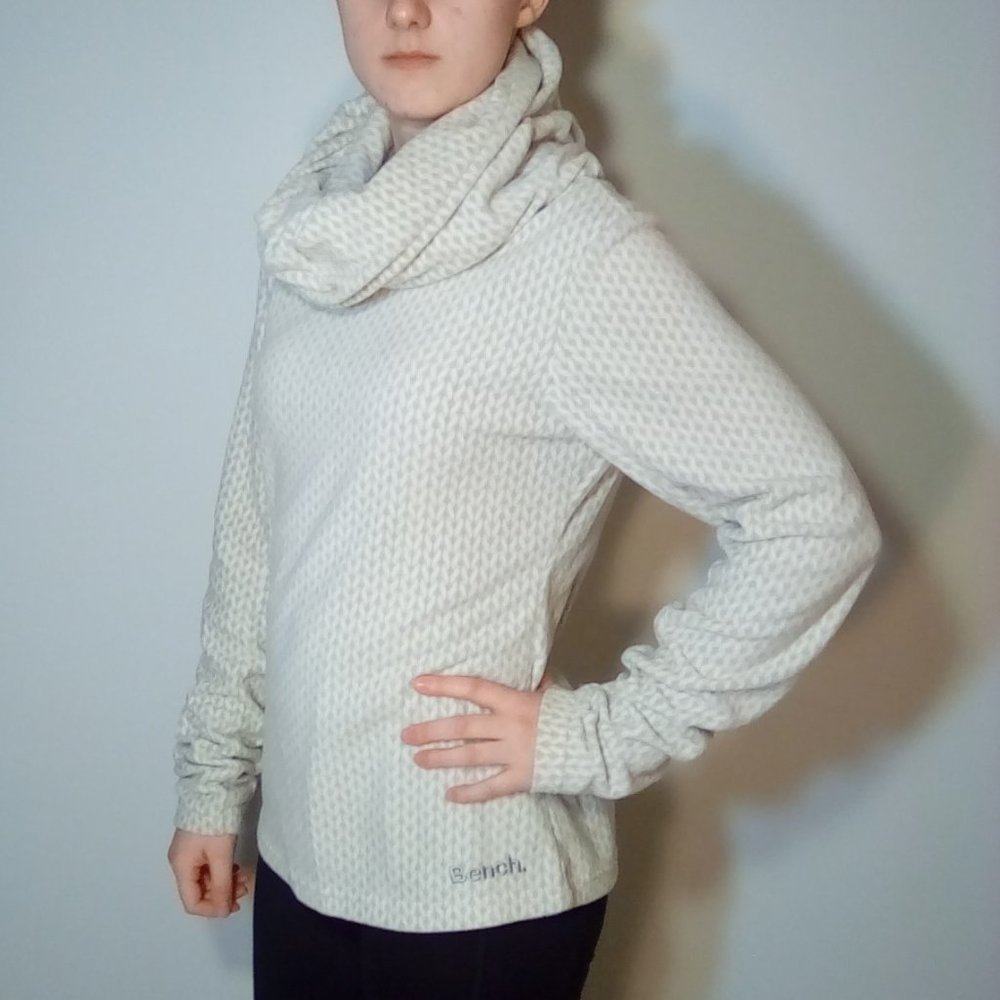 NWOT Bench cowl top